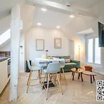 Oiqia • Palace • N°4 * טור