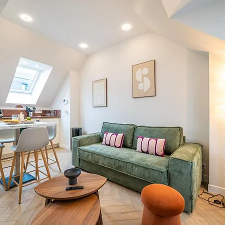 Oiqia • Palace • N°4 Apartament Tours