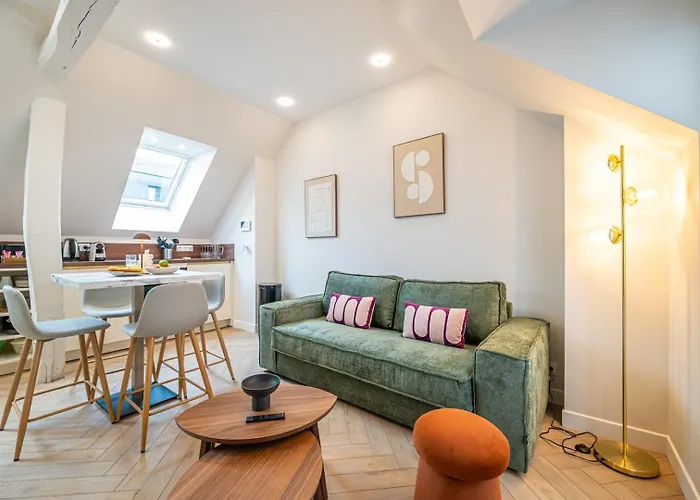 Oiqia • Palace • N°4 Apartamento Tours